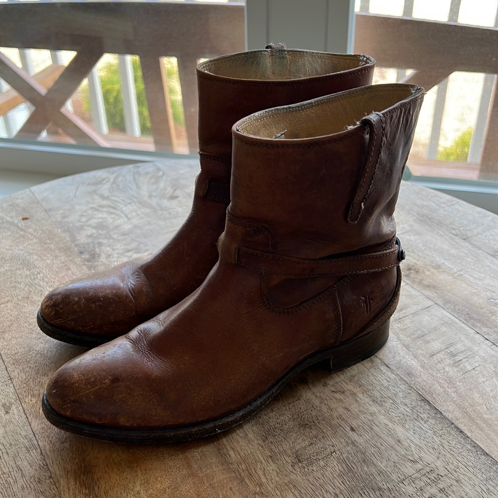 Frye Lindsay Plate Boot Short